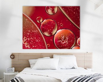 Bellen en bubbels in warme kleuren: rood en champagne van Marjolijn van den Berg