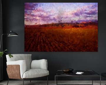 Hügellandschaft in Ocker und Violett, abstraktes Gemälde eines Ackerbaus mit Bergen im Hintergrund