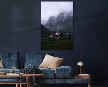 Die rosa Kirche von Trient, Schweiz - Schweizer Alpen von Gerben De Schuiteneer