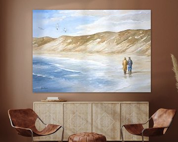 Twee mensen wandelen langs het Nederlandse Noordzee strand en de duinen.  - Aquarel - Hans Sturris van Galerie Ringoot