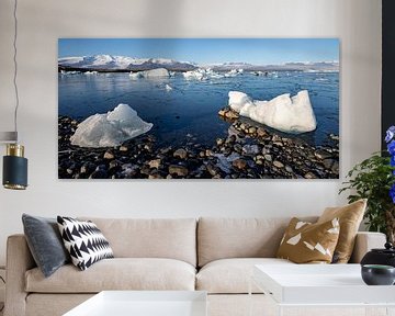 Icebergs in glacial lake Jökulsárlón by Albert Mendelewski