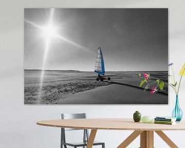 Photo en noir et blanc Blokarting sur la plage de l'île de Wadden Texel sur Phillipson Photography