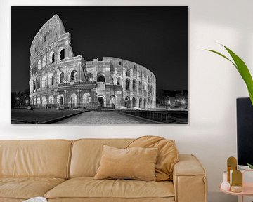 Colosseum in de stad Rome in Italië. Zwart &amp. Wit. van Manfred Voss, Schwarz-weiss Fotografie