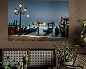 Avond in Venetië met gondels van Alex Neumayer