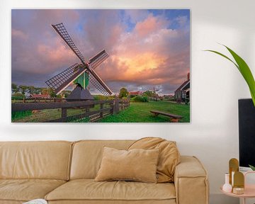 Farbenfrohe Wolkendecke in der Zaanse Schans von Patrick Hartog