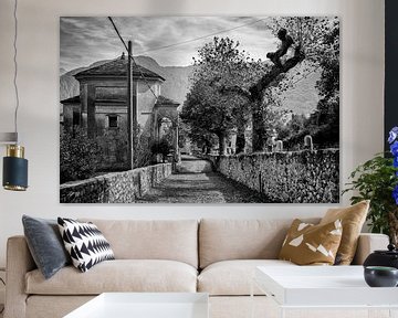 Sacro Monte della Beata Vergine del Socorso – Como (Black & white) van Rick Van der Poorten
