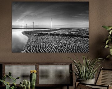 Strand bei Sankt Peter Ording im Abendrot. Schwarzweiss Bild. von Manfred Voss, Schwarz-weiss Fotografie