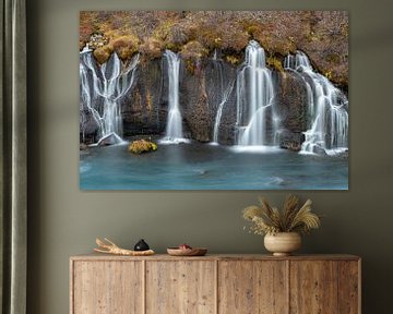 Detail des Wasserfalls Hraunfossar in Island von Albert Mendelewski