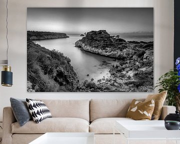 Cala Moro bay in Mallorca in black and white by Manfred Voss, Schwarz-weiss Fotografie