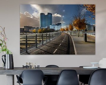 Moreelsebrug met blauwe lucht sporen van Utrecht CS