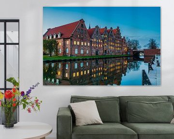 Salzspeicher Lübeck zur Blauen Stunde von Ursula Reins