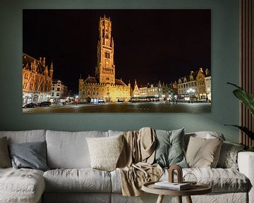 Avondfotografie: Belfort aan de Markt in Brugge. van Jaap van den Berg