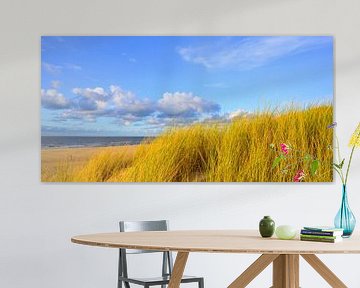 Coucher de soleil sur la plage de Texel avec des dunes de sable au premier plan sur Sjoerd van der Wal Photographie