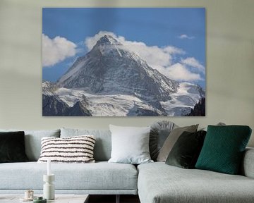 Dent Blanche top met wat wolken in de herfst