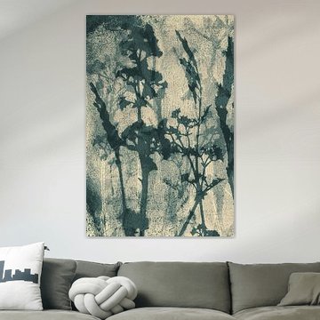 Abstract Retro Botanisch. Grassen, bloemen en bladeren in blauw grijs en wit  (gezien bij vtwonen) van Dina Dankers