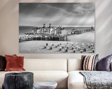 Pont maritime de Sellin sur l'île de Rügen. Image en noir et blanc. sur Manfred Voss, Schwarz-weiss Fotografie