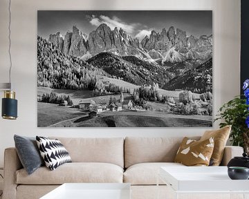 Sunny autumn in the Dolomites in South Tyrol. Black and white image by Manfred Voss, Schwarz-weiss Fotografie