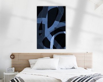 Modern abstract minimalistisch retro kunstwerk in blauw, wit, zwart II van Dina Dankers