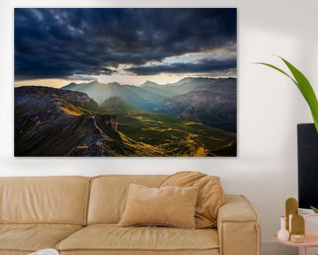 Zonsopkomst boven de bergen van  Hohe Tauern National Park in Oostenrijk van Marcel van Kammen