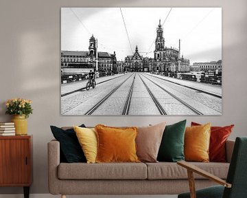 Vanaf de augustusbrug in Dresden blik op Hofkerk en oude centrum van Eric van Nieuwland