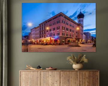 Max-Josefs-Platz  bei Abenddämmerung, Rosenheim