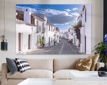 Witte Straat in Monsaraz, Portugal van Adelheid Smitt