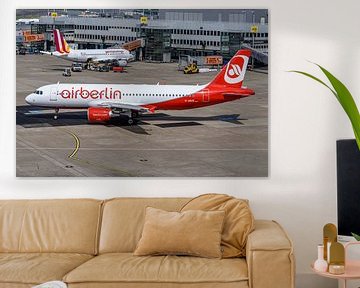 Air Berlin Airbus A320-200 op Flughafen Düsseldorf.