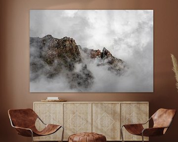 Minimalisme boven de wolken | Pico do Areeiro | Madeira | Landschap van Daan Duvillier