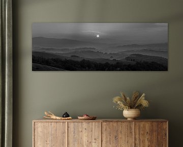 Zonsondergang in Toscane - Monochrome Tuscany in 6x17 format