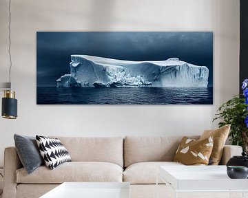 Iceberg in polar regions, illustration 03 by Animaflora PicsStock