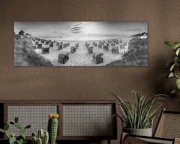 Ochtend op het Oostzeestrand van Scharbeutz. Zwart-wit foto. van Manfred Voss, Zwart-Wit Fotografie