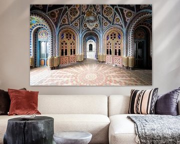 Bunter Saal in einem Schloss, Italien. von Roman Robroek