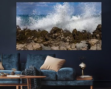 Opspattende golven tegen de Siciliaanse kust van Rob Hermanns Photography