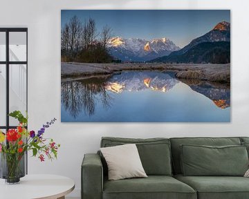 Reflet du massif du Wetterstein dans le biotope de Farchanter sur Markus Weber