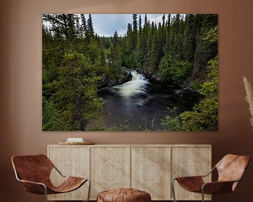 Waterval in de Rocky Mountains van Roland Brack