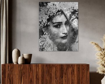 Julia. Retro abstract portret van een vrouw in zwart-wit van Dina Dankers
