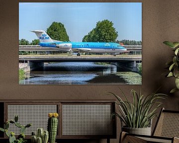 KLM Cityhopper Fokker 70 (PH-KZI). van Jaap van den Berg