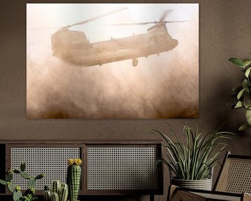 Chinook omhult door een zandstorm van Davy van Olst