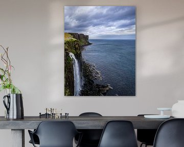 Schotland - Mealt Falls waterval op Isle of Skye van Rick Massar