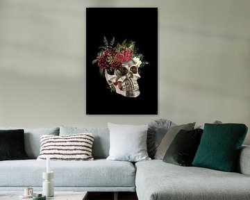 Skull mit Blumen auf schwarzem Hintergrund