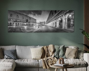 Piazza di San Marco / Place Saint-Marc à Venise. Image en noir et blanc. sur Manfred Voss, Schwarz-weiss Fotografie