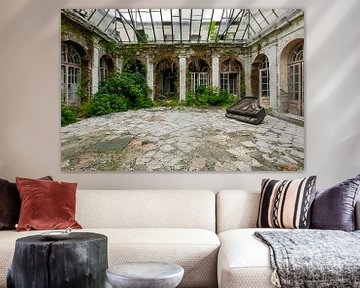 Binnentuin van een paleis met piano van Michel Nicolaes