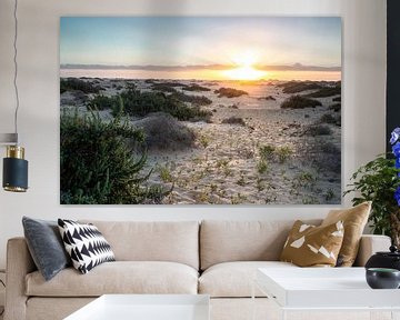 Sonnenaufgang in den Dünen von Corralejo. Romantischer Sonnenaufgang über dem Nationalpark Corralejo von Fotos by Jan Wehnert