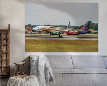 Airbus A320 von Brussels Airlines mit Tomorrowland-Lackierung. von Jaap van den Berg