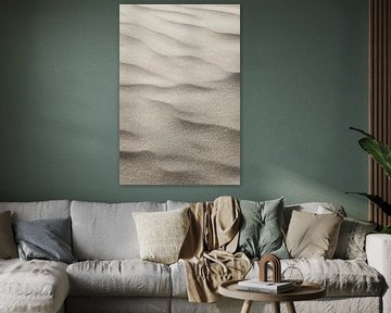 Motif abstrait de sable sur la plage - photographie de la nature consciente sur Christa Stroo photography