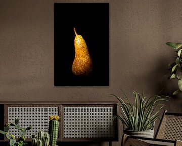 Conference pear by Werner Lerooy