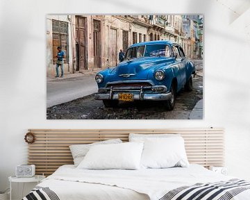 Blue classic in Centro Havana by Theo Molenaar