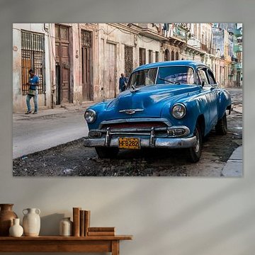 Blue classic in Centro Havana by Theo Molenaar