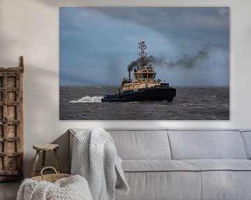 Sleepboot Triton aan het werk op zee bij IJmuiden. van scheepskijkerhavenfotografie