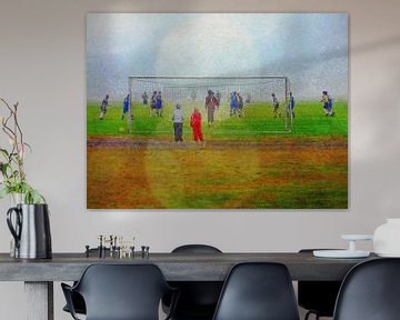 Voetbal in Djupivogur, IJsland van Frans Blok